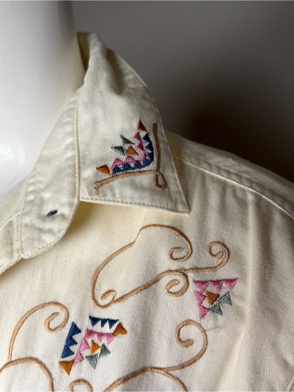 Vintage Wrangler Western Wear Embroidered Southwestern Button Down Ivory Medium - Picture 6 of 14